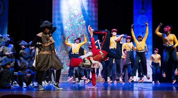 Battle of the hip hop mice versus the breakdancing soldiers